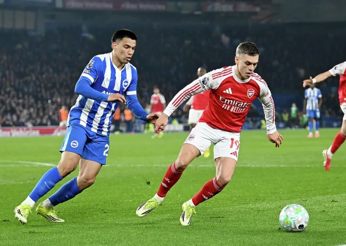 Framed Print : Brighton & Hove Albion v Arsenal - Premier League
