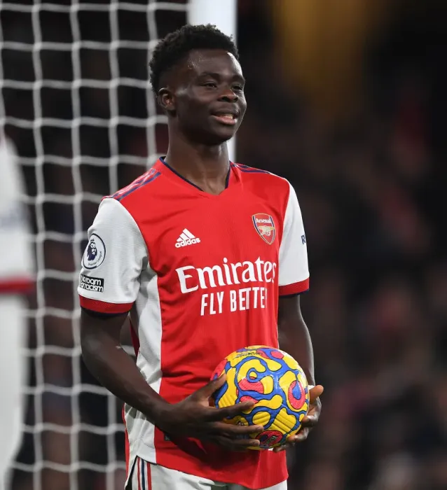 Framed Print : Bukayo Saka in Action: Arsenal vs. West Ham United, Premier League 2021-22 Framed Print : Bukayo Saka in Action: Arsenal vs. West Ham United, Premier League 2021-22
