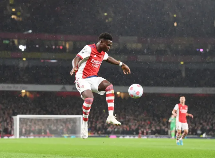 Framed Print : Bukayo Saka in Action: Arsenal vs. Liverpool, Premier League 2021-22 Framed Print : Bukayo Saka in Action: Arsenal vs. Liverpool, Premier League 2021-22