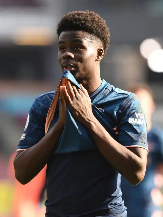 Framed Print : Bukayo Saka - Arsenal's Lone Warrior in Empty Turf Moor: Burnley vs Arsenal (2021-22 Premier League)