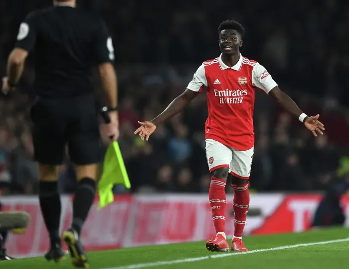 Framed Print : Bukayo Saka: Arsenal's Star Performer in Action against Manchester City, Premier League 2022-23 Framed Print : Bukayo Saka: Arsenal's Star Performer in Action against Manchester City, Premier League 2022-23
