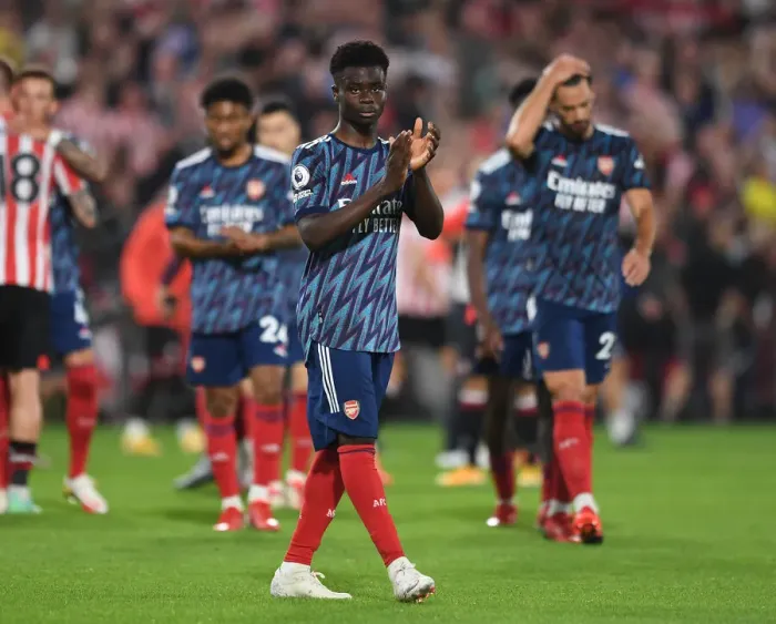 Framed Print : Bukayo Saka Celebrates with Arsenal Fans after Brentford Victory - 2021-22 Premier League