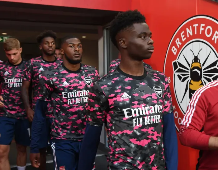 Framed Print : Bukayo Saka Gears Up: Brentford vs Arsenal, 2021-22 Premier League