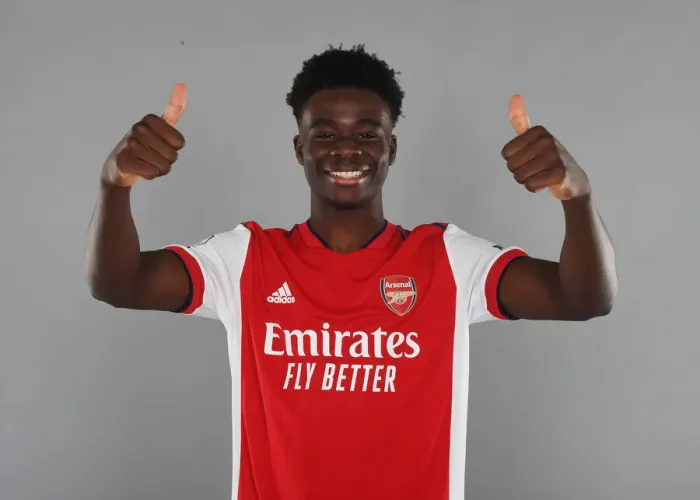 Framed Print : Bukayo Saka Kicks Off Arsenal's 2021-22 Season at London Colney Framed Print : Bukayo Saka Kicks Off Arsenal's 2021-22 Season at London Colney