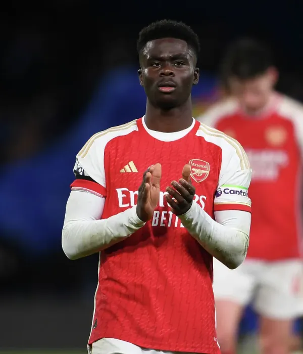 Framed Print : Bukayo Saka Salutes Arsenal Fans: Chelsea vs Arsenal, Premier League 2023-24