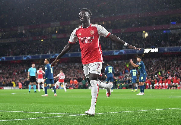 Bukayo Saka Scores First Arsenal Goal: Arsenal 1-0 PSV Eindhoven, UEFA Champions League 2023 / 24