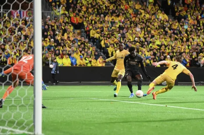 Framed Print : Bukayo Saka Scores the Winner: Arsenal Triumphs in Europa League Clash vs. Bodø / Glimt