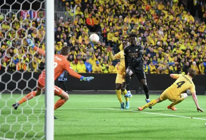 Framed Print : Bukayo Saka Scores the Winner: Arsenal Triumphs in Europa League Clash vs. Bodø / Glimt