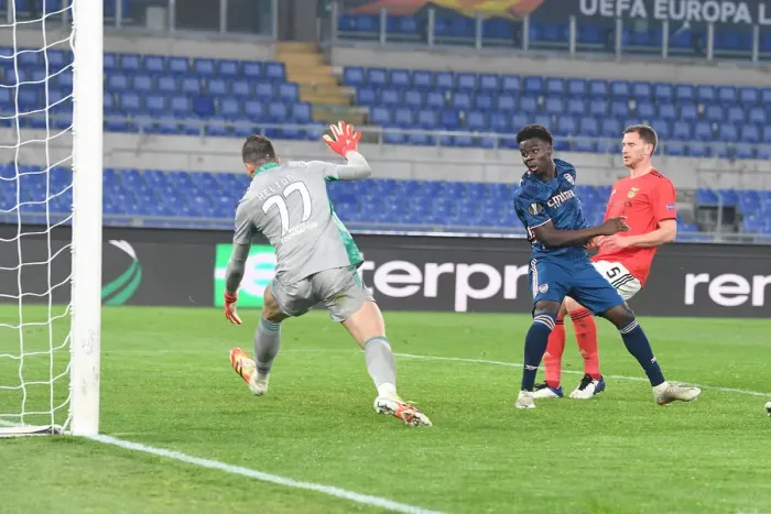 Framed Print : Bukayo Saka Scores the Winner: Arsenal Triumphs Over SL Benfica in Europa League Round of 32 Framed Print : Bukayo Saka Scores the Winner: Arsenal Triumphs Over SL Benfica in Europa League Round of 32