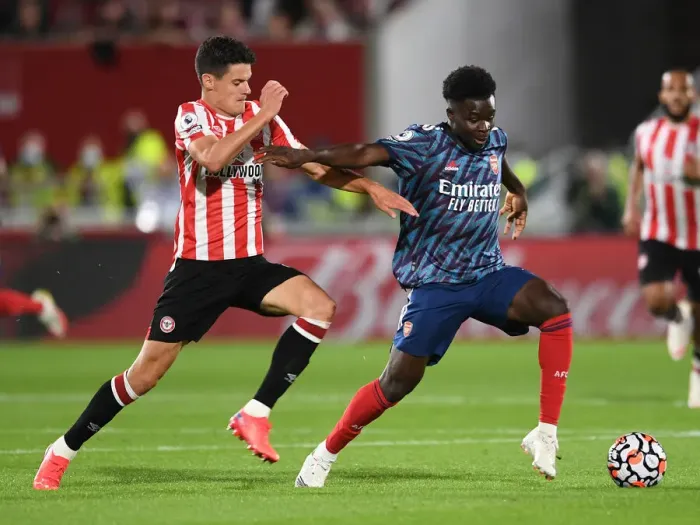 Framed Print : Bukayo Saka Shines: Arsenal Secures Victory Against Brentford in Premier League 2021-22