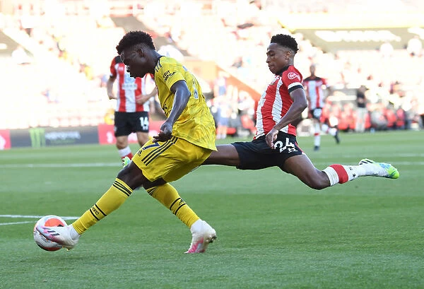 Bukayo Saka Tackled by Kyle Walker-Peters: Southampton vs Arsenal, Premier League 2019-20
