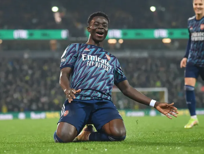 Framed Print : Bukayo Saka's Brace: Arsenal Crush Norwich City in Premier League Clash