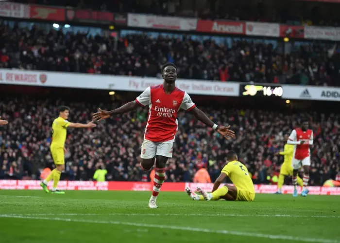 Framed Print : Bukayo Saka's Brace: Arsenal Secures Victory Against Brentford in the 2021-22 Premier League Framed Print : Bukayo Saka's Brace: Arsenal Secures Victory Against Brentford in the 2021-22 Premier League