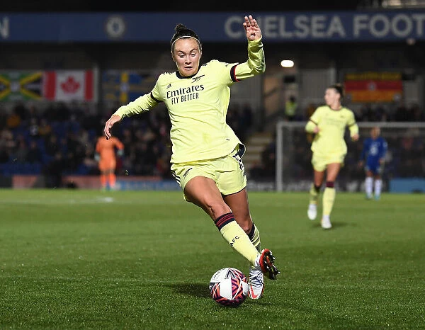 Caitlin Foord in Action: Chelsea Women vs. Arsenal Women, FA WSL 2021-22