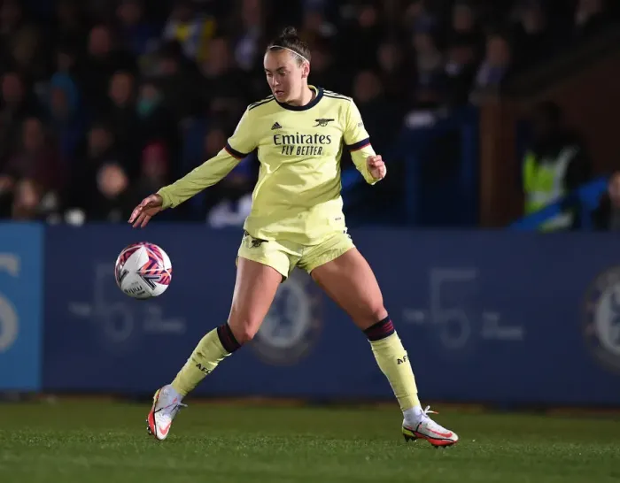 Framed Print : Caitlin Foord in Action: Chelsea Women vs Arsenal Women, FA WSL 2021-22