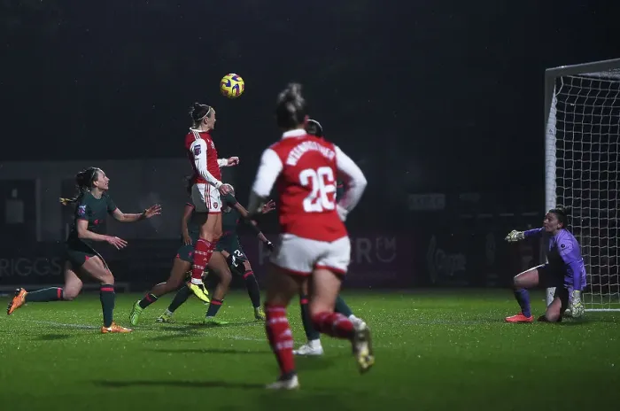 Framed Print : Caitlin Foord Scores Arsenal's Second Goal in FA Women's Super League Victory over Liverpool
