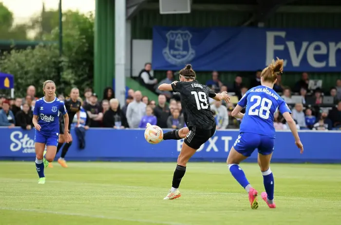 Framed Print : Caitlin Foord Scores First Goal: Arsenal Secures Victory Over Everton in FA Women's Super League Framed Print : Caitlin Foord Scores First Goal: Arsenal Secures Victory Over Everton in FA Women's Super League