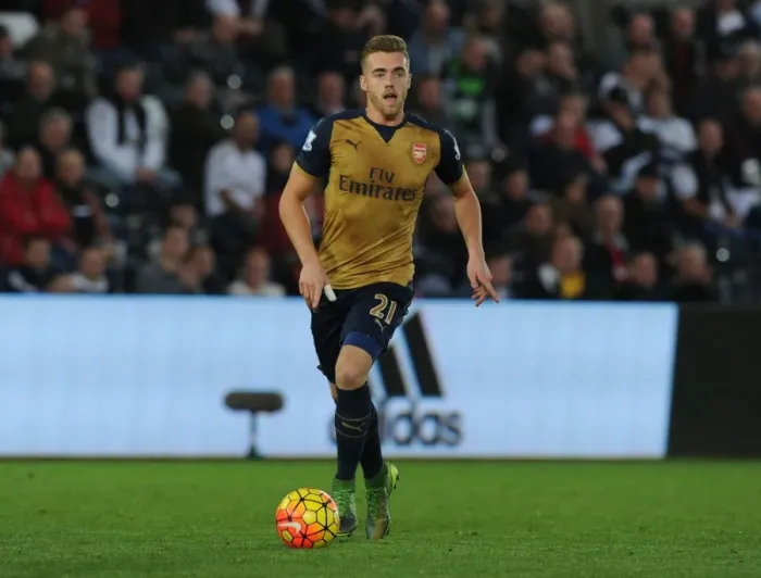 Framed Print : Calum Chambers in Action: Arsenal vs Swansea City (2015-16)