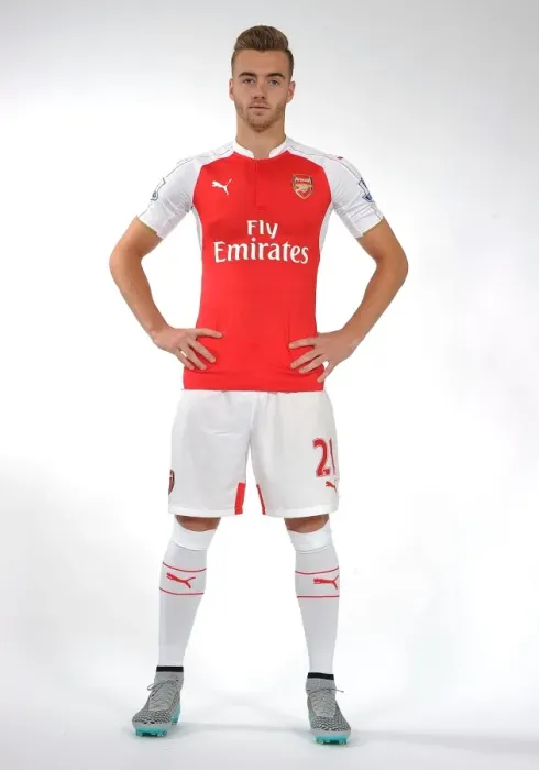 Framed Print : Calum Chambers: Arsenal First Team 2015-16 Photocall Framed Print : Calum Chambers: Arsenal First Team 2015-16 Photocall