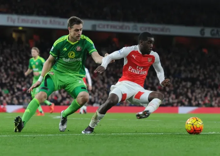 Framed Print : Campbell vs Coates: Intense Battle at Arsenal vs Sunderland, Premier League 2015-16