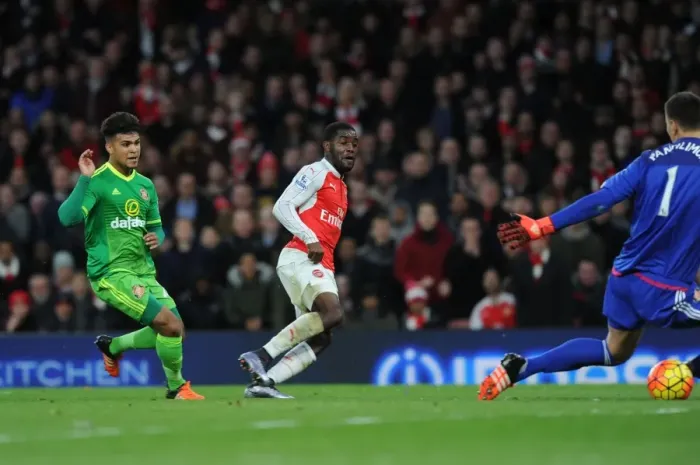 Framed Print : Campbell's Stunning Goal: Arsenal Triumphs Over Sunderland, Premier League 2015-16