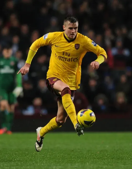 Framed Print : Carl Jenkinson in Action: Aston Villa vs. Arsenal, Premier League 2012-2013 Framed Print : Carl Jenkinson in Action: Aston Villa vs. Arsenal, Premier League 2012-2013