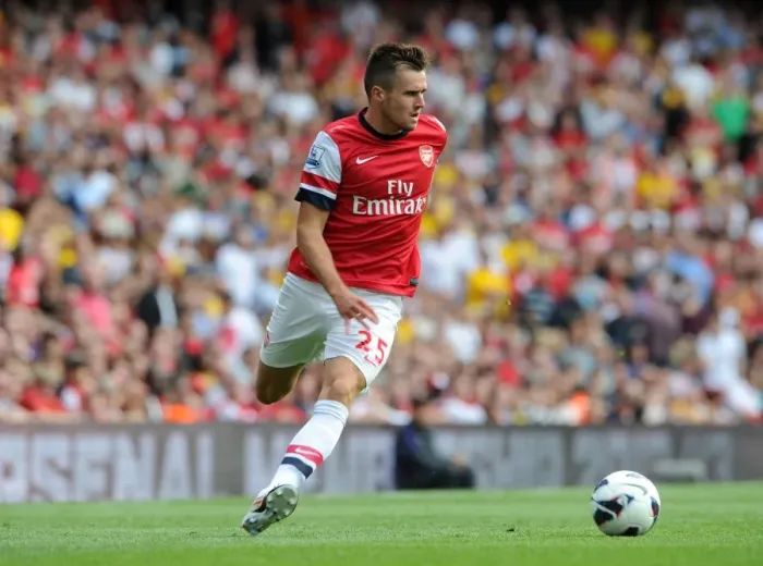 Framed Print : Carl Jenkinson (Arsenal). Arsenal 6: 1 Southampton. Barclays Premier League