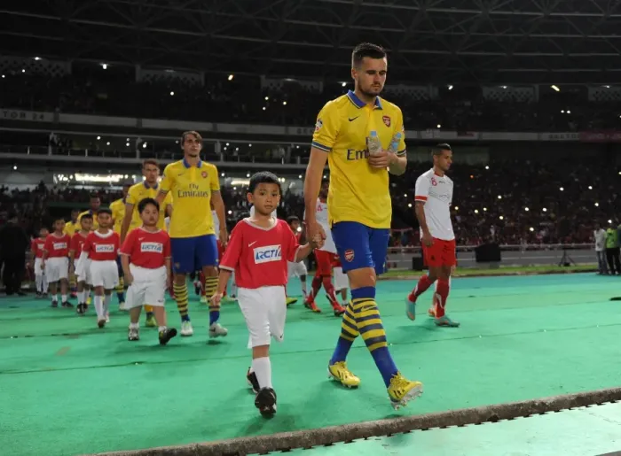 Framed Print : Carl Jenkinson (Arsenal). Indonesia Dream Team 0: 7 Arsenal. Pre Season Friendly