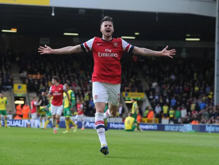 Framed Print : Carl Jenkinson's Strike: Arsenal Secures Victory at Norwich City (2013-14 Premier League)