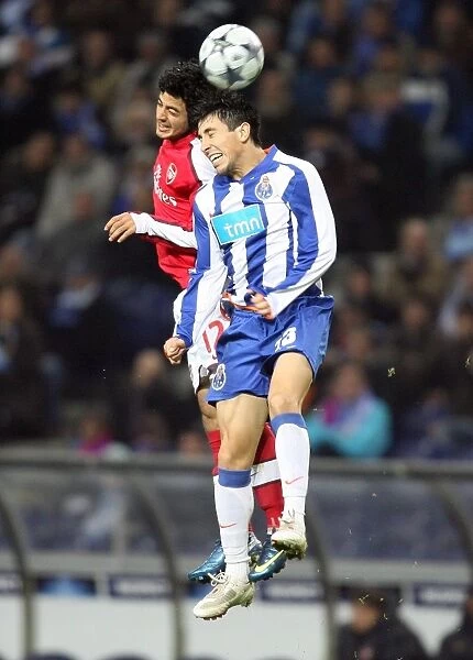 Carlos Vela (Arsenal) Fucile (FC Porto)