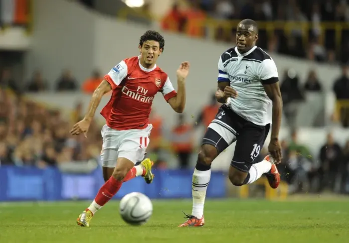 Framed Print : Carlos Vela (Arsenal) Sebastien Bassong (Tottenham). Tottenham Hotspur 1: 4 Arsenal (aet)