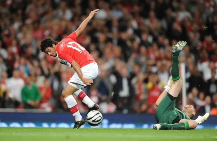 Framed Print : Carlos Vela beats Dean Kiely Framed Print : Carlos Vela beats Dean Kiely