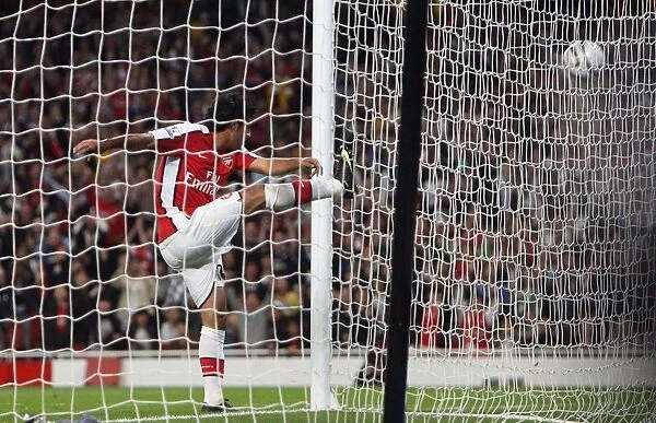 Carlos Vela scores Arsenals 2nd goal