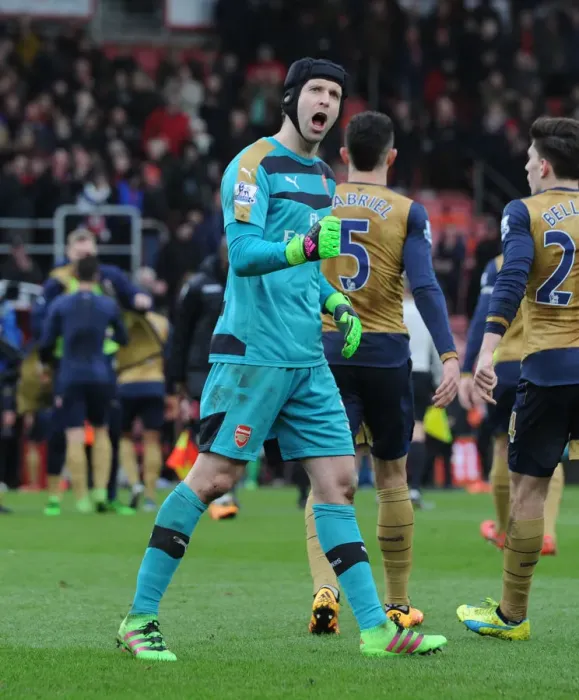 Framed Print : Cech's Triumph: Arsenal's Goalkeeper Celebrates Win Against Bournemouth (2015-16)