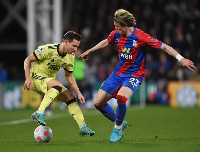 Framed Print : Cedric Soares Faces Off Against Conor Gallagher in Intense Crystal Palace vs. Arsenal Clash