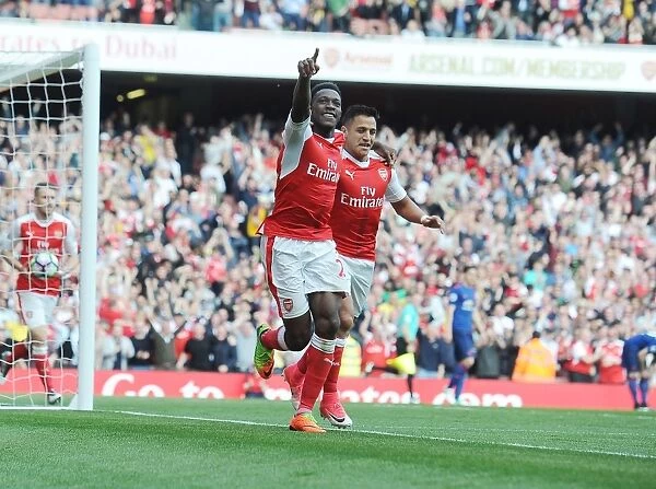 Celebrating Glory: Welbeck and Sanchez's Unforgettable Goals Against Manchester United (Arsenal vs. Manchester United, 2016-17)