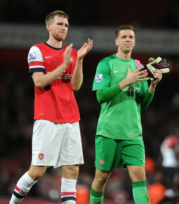 Framed Print : Celebrating Victory: Per Mertesacker and Wojciech Szczesny of Arsenal Framed Print : Celebrating Victory: Per Mertesacker and Wojciech Szczesny of Arsenal