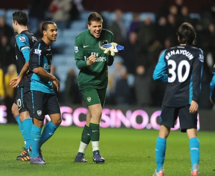 Framed Print : Celebrating Victory: Walcott, Szczesny, and Benayoun (Aston Villa vs. Arsenal, 2011-12)
