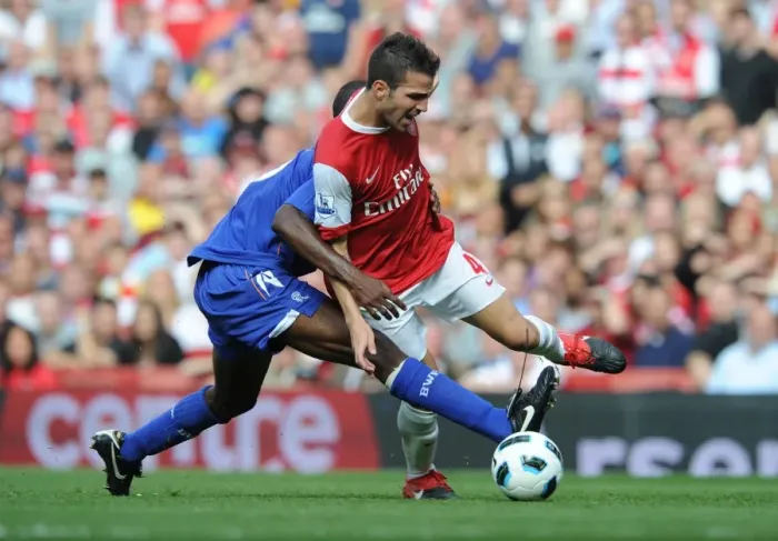 Framed Print : Cesc Fabregas (Arsenal) Fabrice Muamba (Bolton). Arsenal 4: 1 Blackburn Rovers