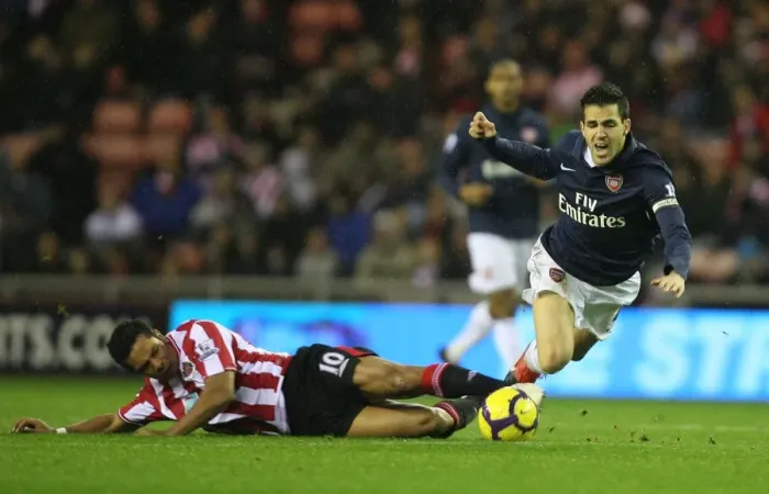 Framed Print : Cesc Fabregas (Arsenal) Kieran Richardson (Sunderland). Sunderland 1: 0 Arsenal Framed Print : Cesc Fabregas (Arsenal) Kieran Richardson (Sunderland). Sunderland 1: 0 Arsenal