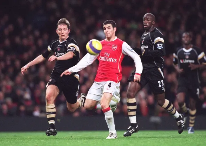 Framed Print : Cesc Fabregas (Arsenal) Matt Holland and Souleymane Diawara (Charlton) Framed Print : Cesc Fabregas (Arsenal) Matt Holland and Souleymane Diawara (Charlton)
