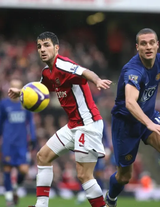 Framed Print : Cesc Fabregas (Arsenal) Nemanja Vidic (Manchester United) Framed Print : Cesc Fabregas (Arsenal) Nemanja Vidic (Manchester United)
