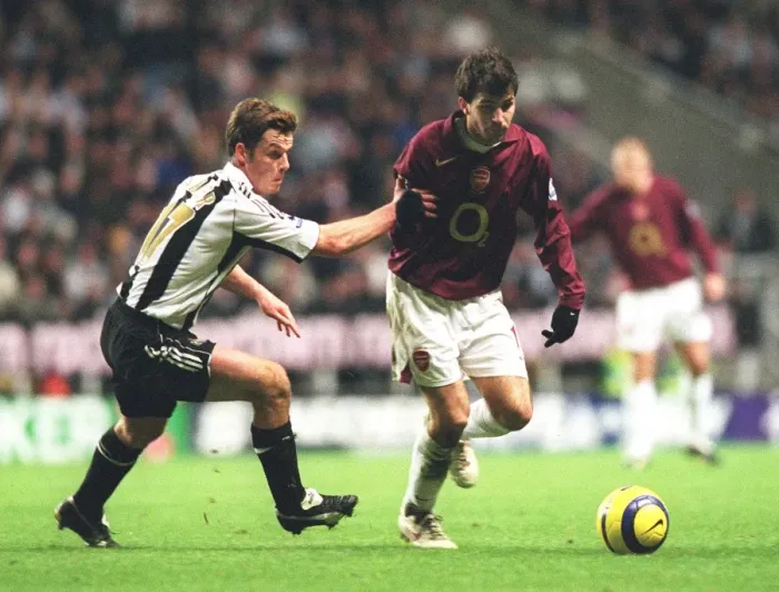 Framed Print : Cesc Fabregas (Arsenal) Scott Parker (Newcastle United)