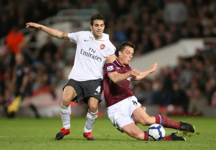 Framed Print : Cesc Fabregas (Arsenal) Scott Parker (West Ham)