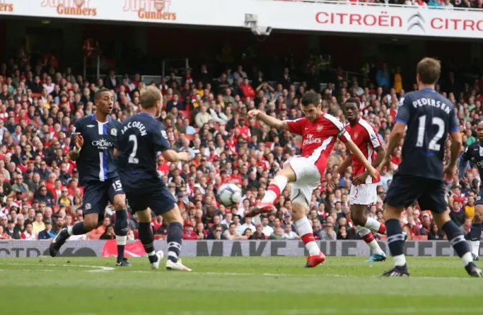 Framed Print : Cesc Fabregas shoots past Blackburn goalkeeper Paul Framed Print : Cesc Fabregas shoots past Blackburn goalkeeper Paul