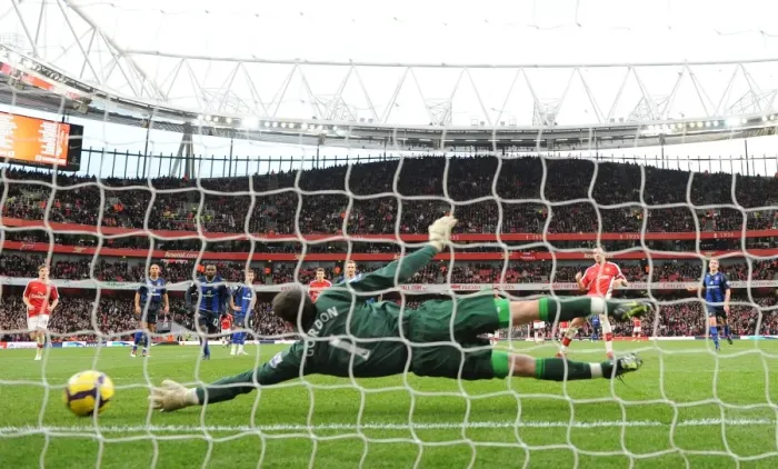 Framed Print : Cesc Fabregas shoots past Sunderland goalkeeper Craig Gordon to score the 2nd Arsenal goal from the penalty spot. Arsenal 2: 0 Sunderland, Barclays Premier League, Emirates Stadium, Arsenal Football Club, London, 20  /  2  /  2010. Credit