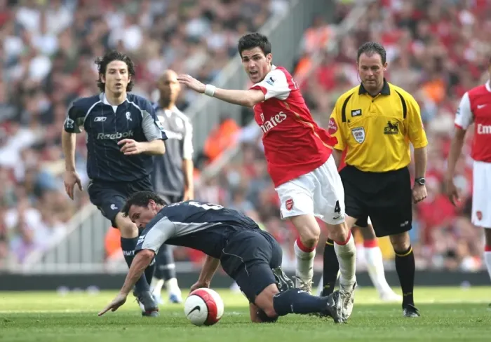 Framed Print : Cesc Fabregas's Brilliant Performance: Arsenal's Narrow 2-1 Victory over Bolton Wanderers, FA Premiership, 2007