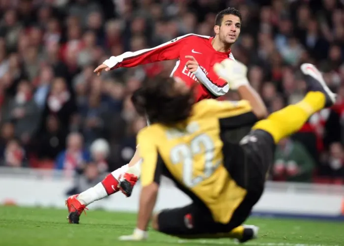 Framed Print : Cesc Fabregas's Brilliant Strike: Arsenal's Triumph in Champions League Group H (4-1 vs AZ Alkmaar)