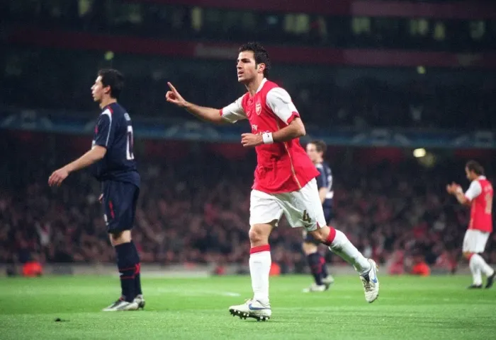 Framed Print : Cesc Fabregas's Thriller: Arsenal's Historic 7-0 Victory Over Slavia Prague in the Champions League