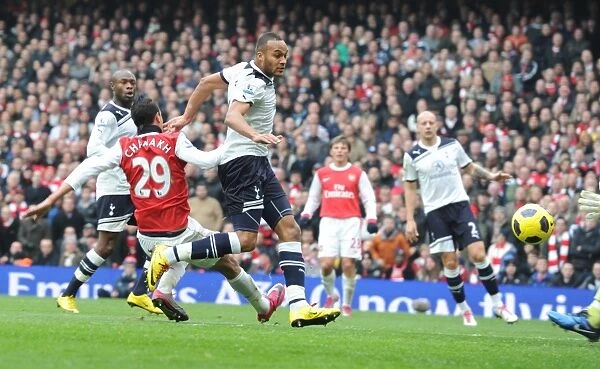 Chamakh Scores Under Pressure: Arsenal's 2nd Goal vs. Tottenham (2:3)